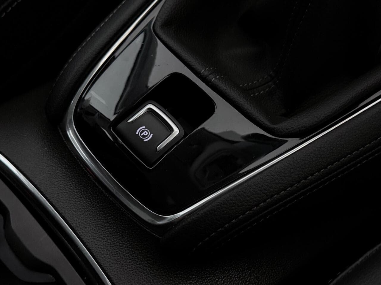 Vauxhall Grandland X thumbnail Misc Controls