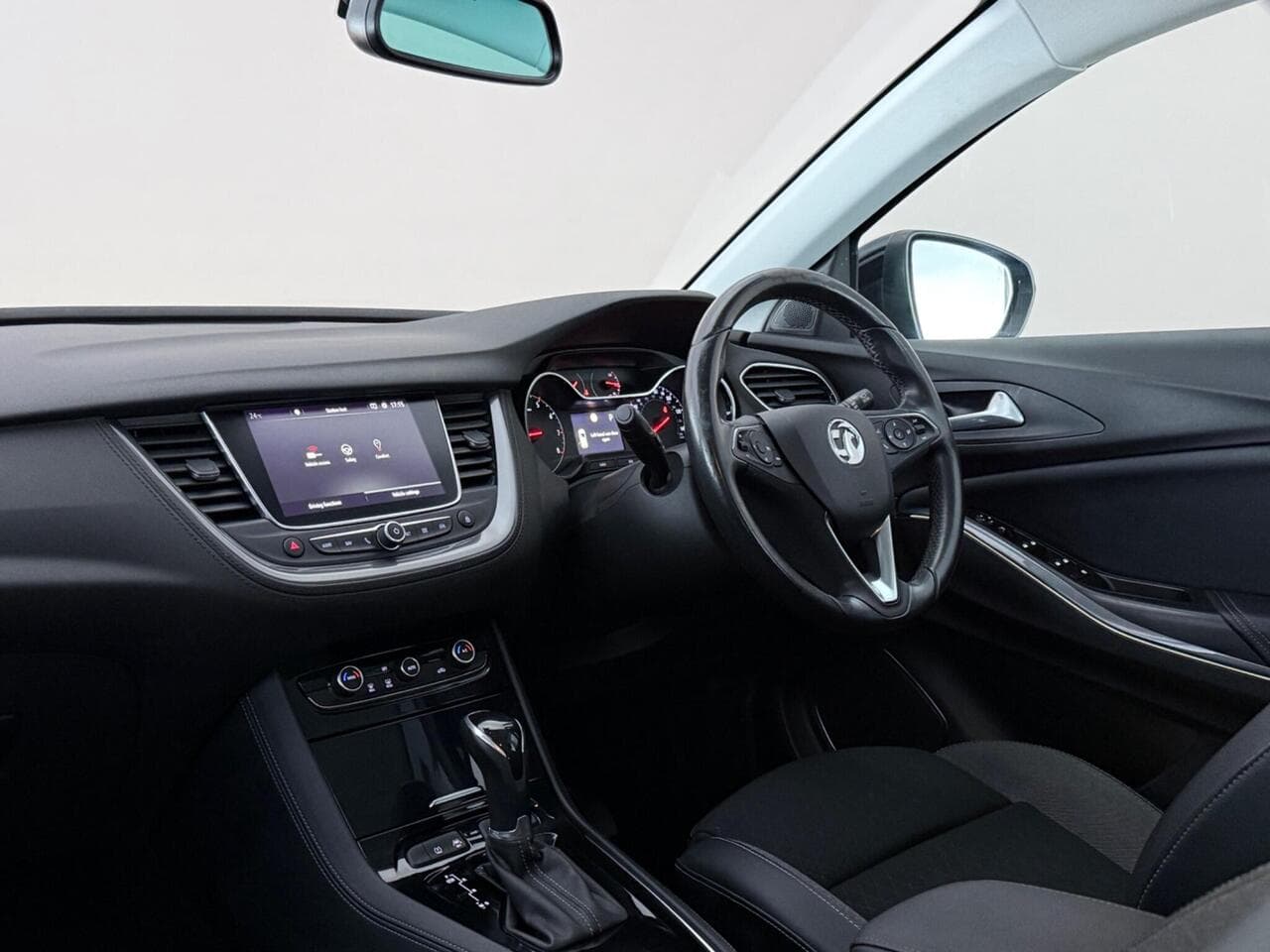 Vauxhall Grandland X thumbnail Interior Front