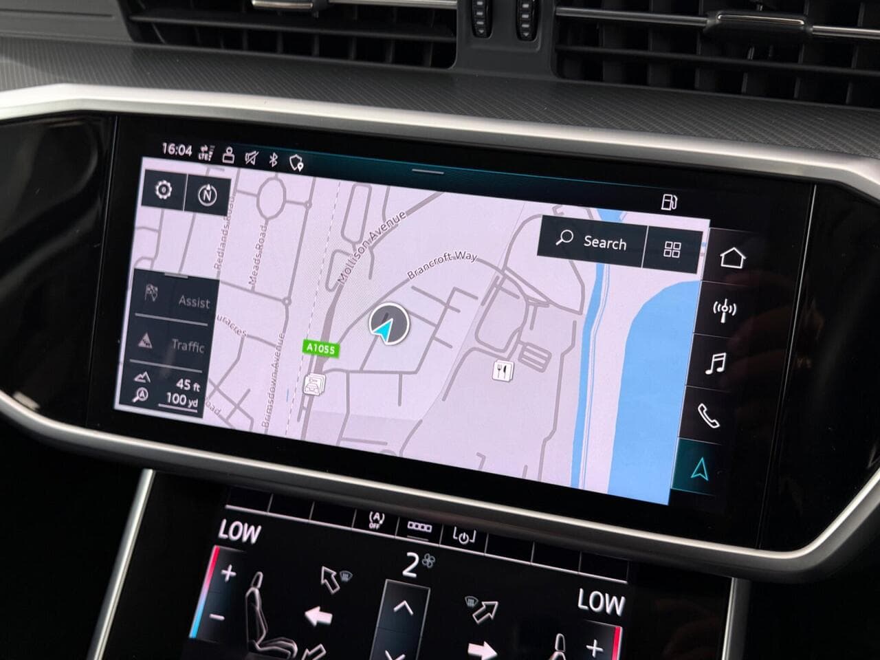Audi A6 Avant thumbnail Infotainment System