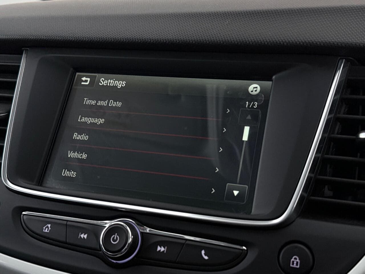 Vauxhall Crossland X thumbnail Infotainment System