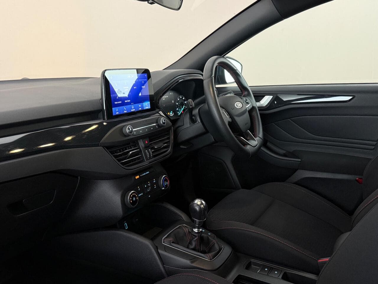 Ford Focus thumbnail Interior Front