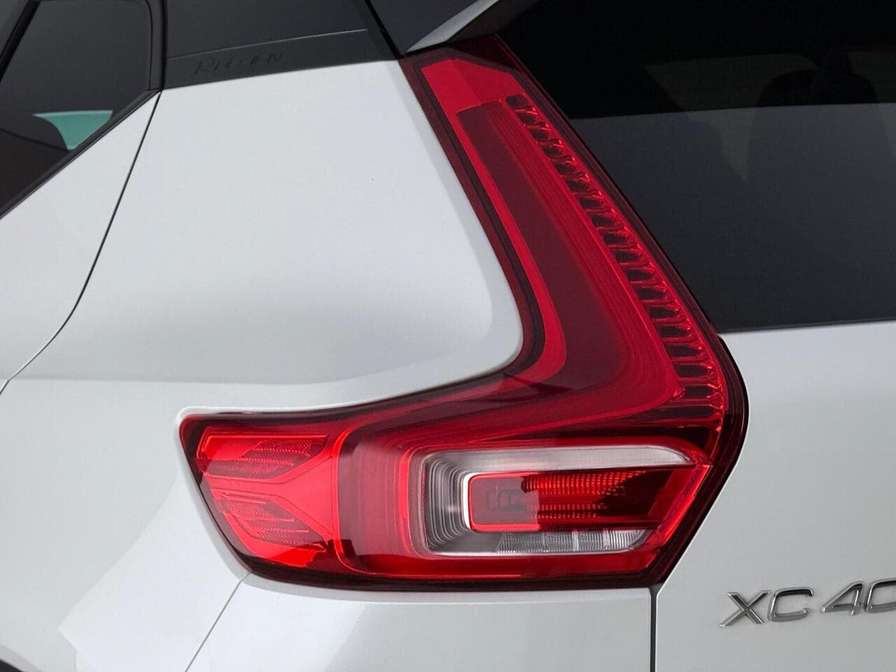 Volvo XC40 thumbnail Lights Rear