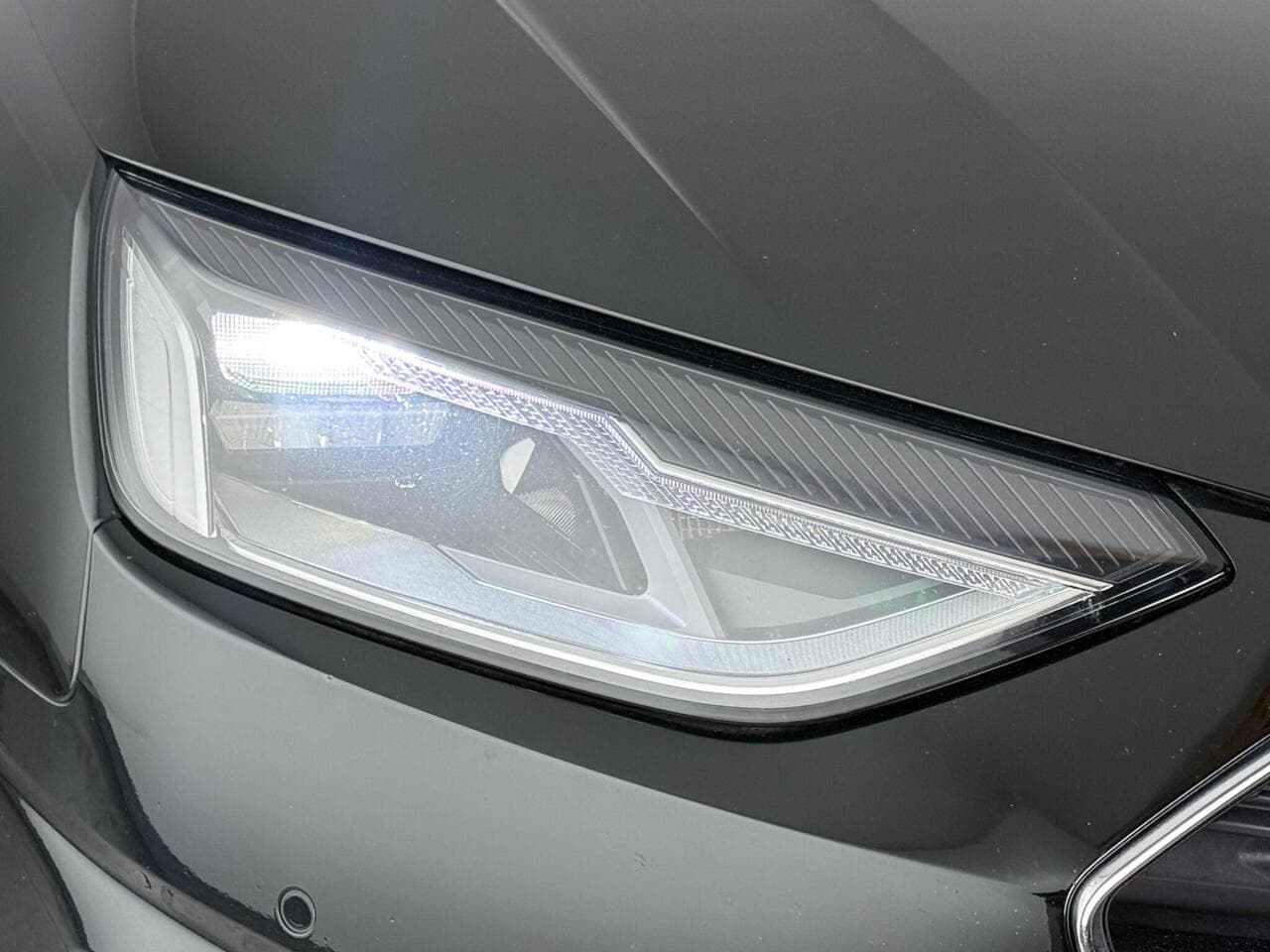 Audi A4 Avant thumbnail Lights Front