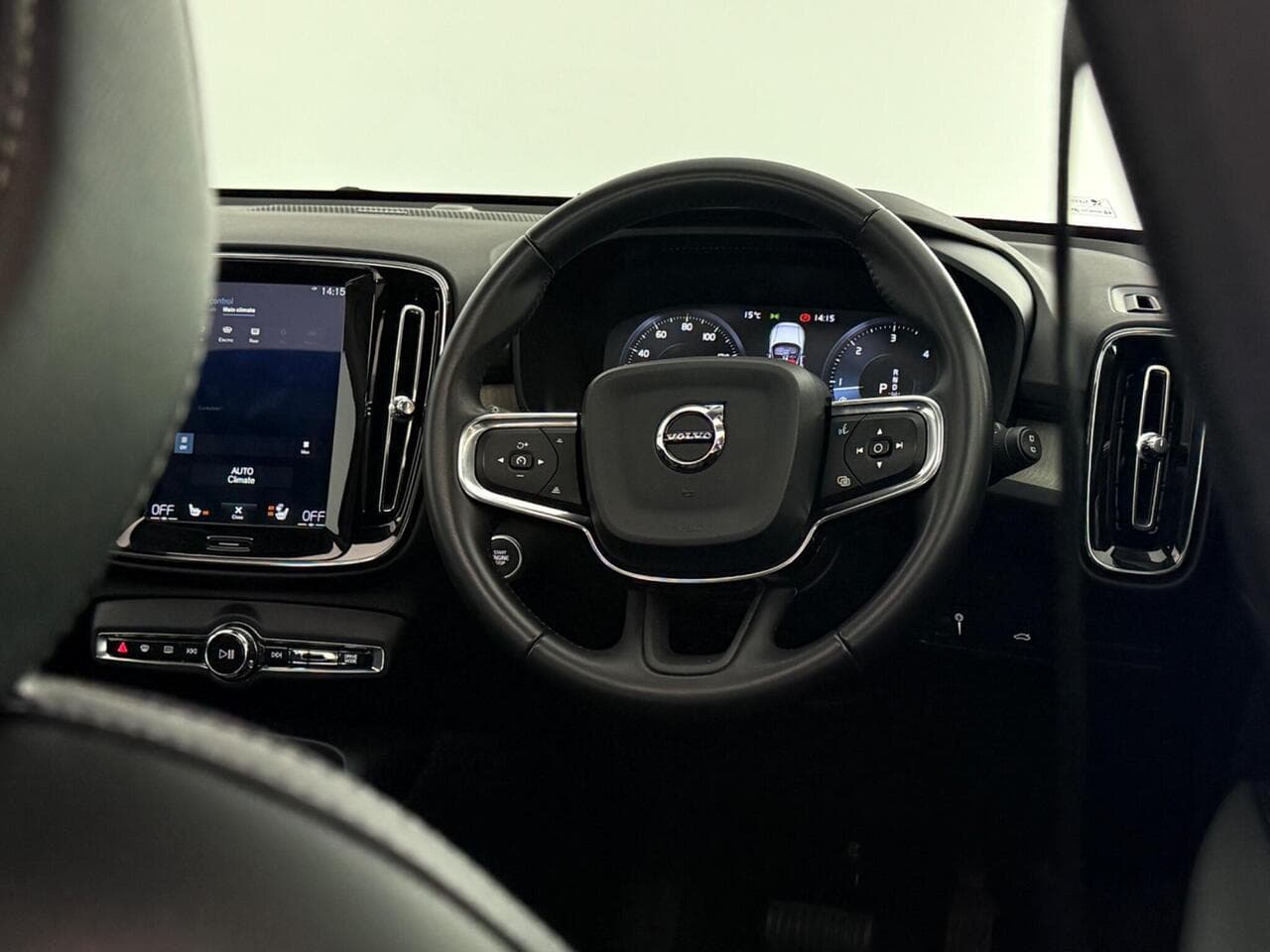Volvo XC40 thumbnail Steering Wheel