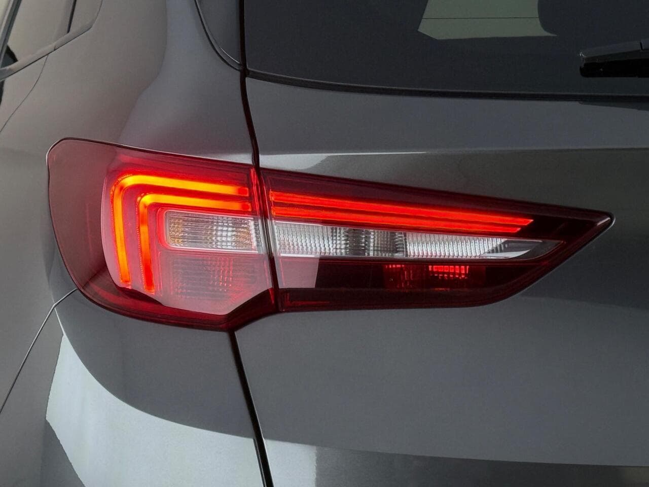 Vauxhall Grandland X thumbnail Lights Rear