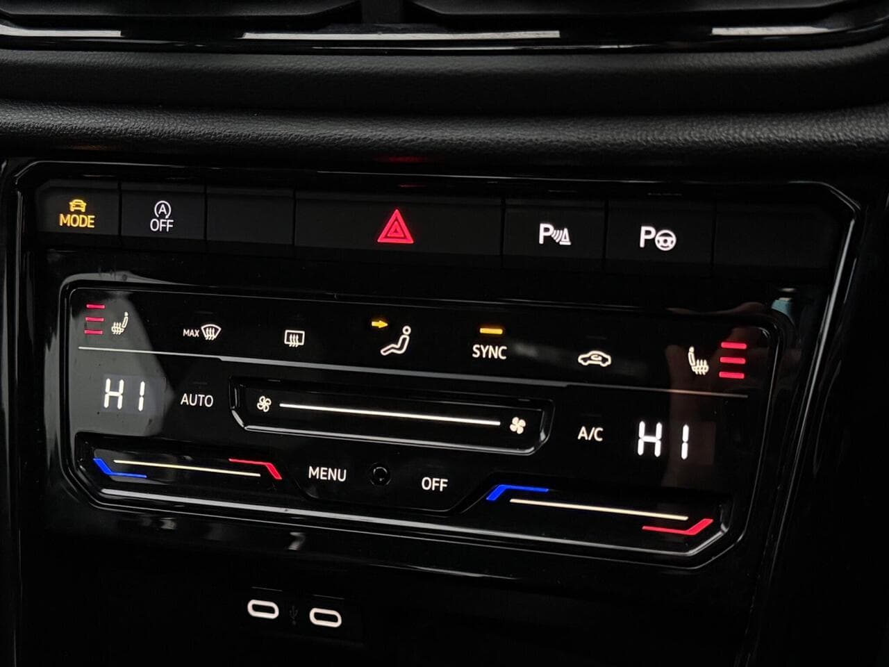 Volkswagen T-Roc thumbnail Infotainment System