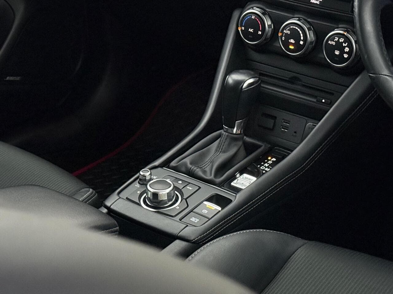 Mazda CX-3 thumbnail Interior Front