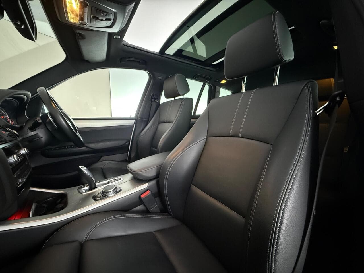 BMW iX3 thumbnail Seat Front Passenger