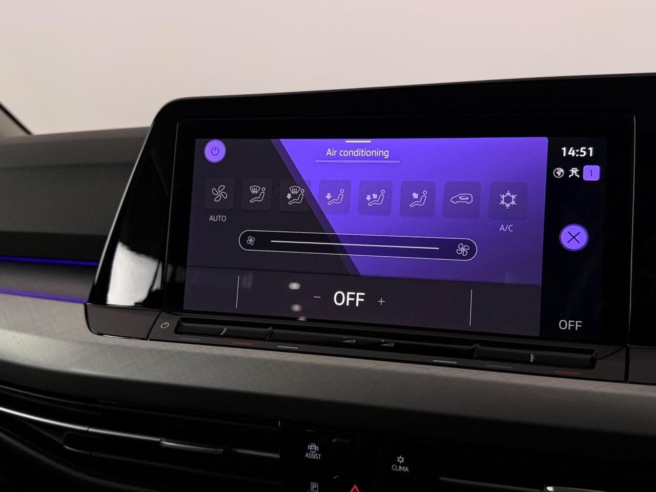 Volkswagen Golf thumbnail Infotainment System