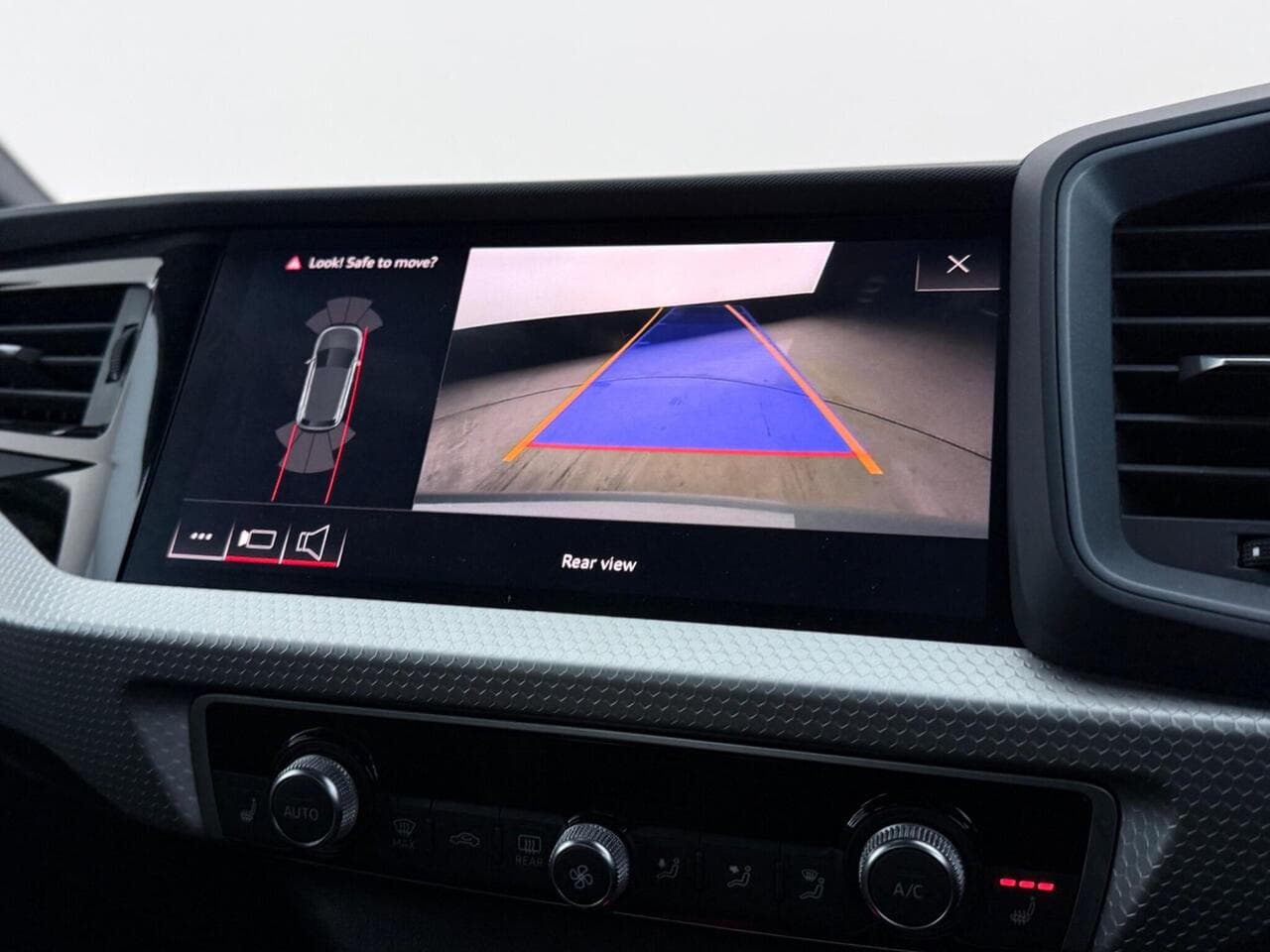 Audi A1 thumbnail Infotainment System