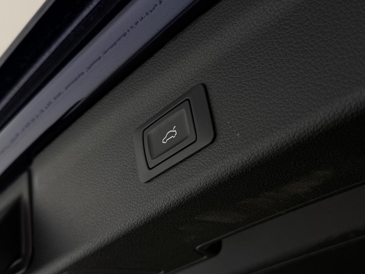 Audi Q3 thumbnail Misc Controls