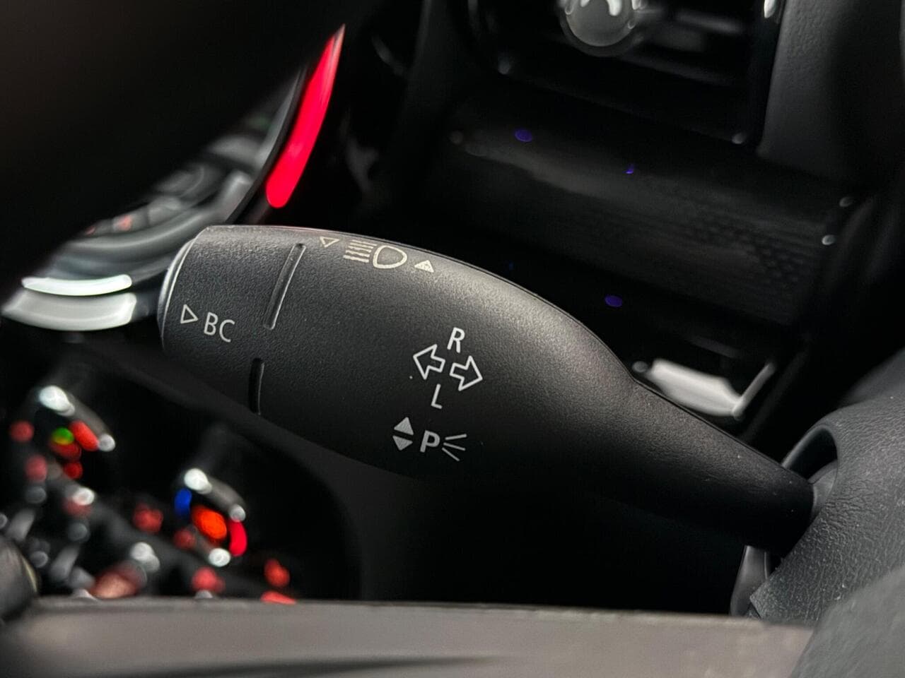 MINI Clubman thumbnail Misc Controls