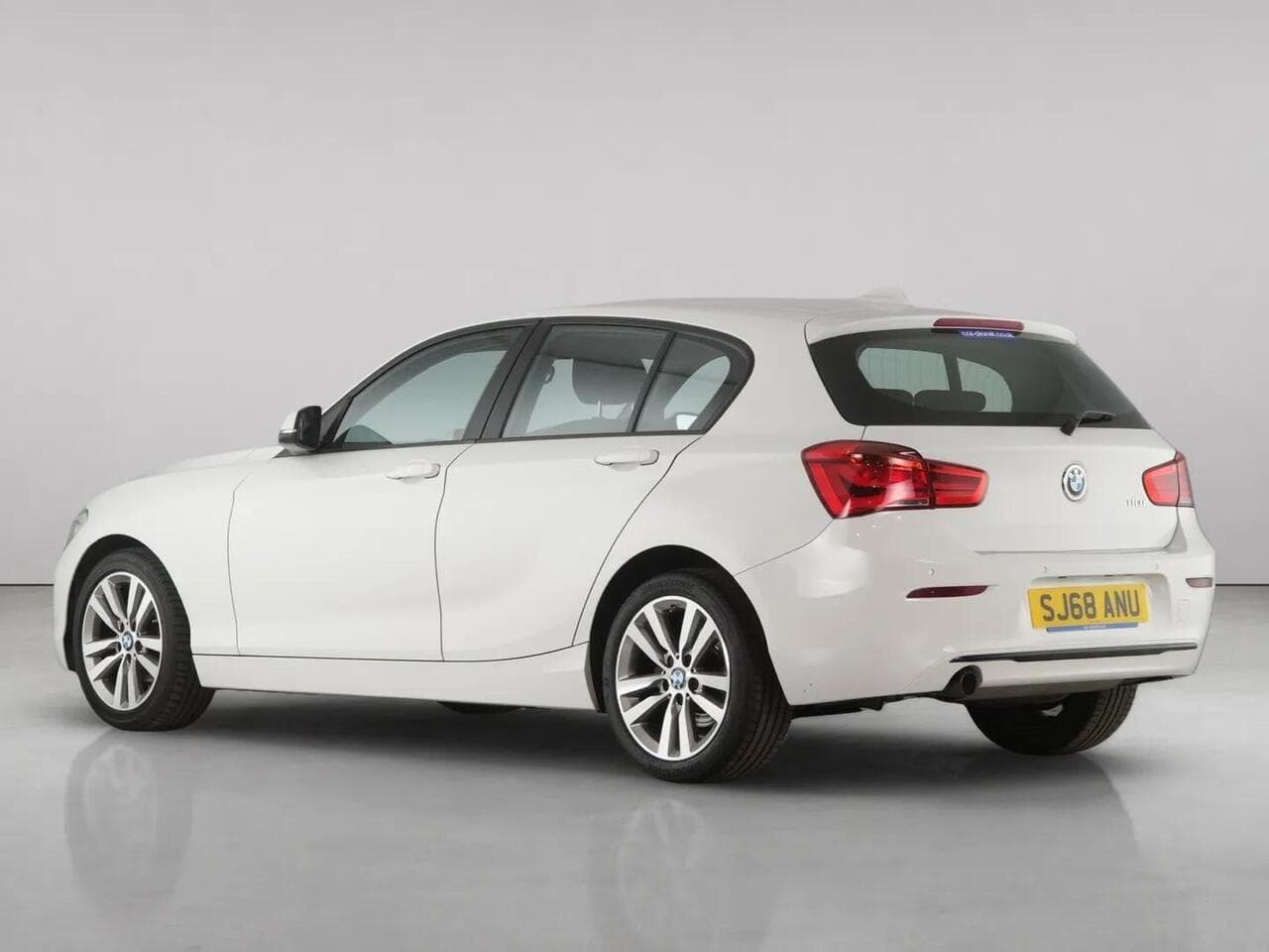 BMW 1 Series thumbnail Rear Left