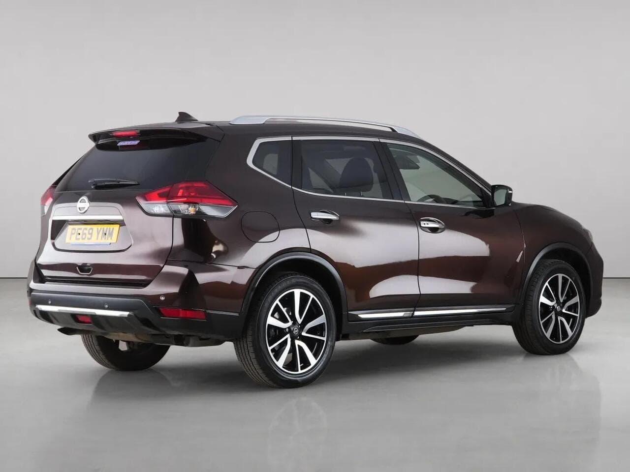 Nissan X-Trail thumbnail Rear Right