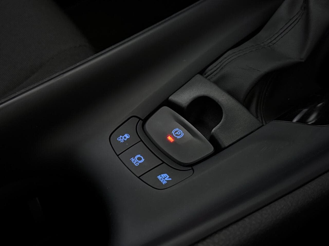 Toyota C-HR thumbnail Misc Controls