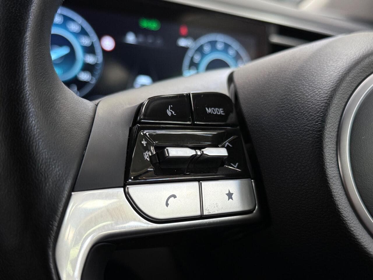 Hyundai TUCSON thumbnail Misc Controls