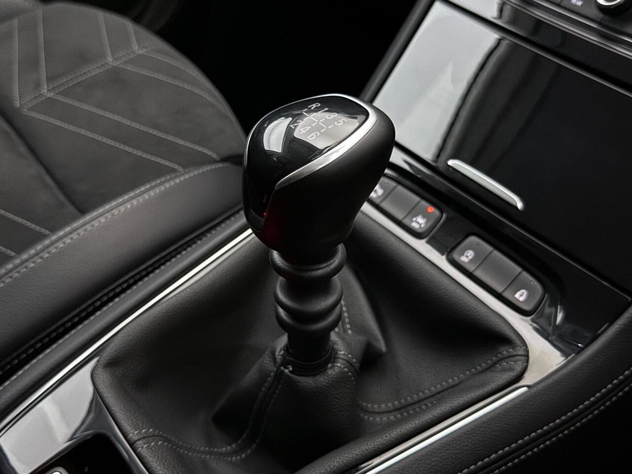 Vauxhall Grandland X thumbnail Interior Front