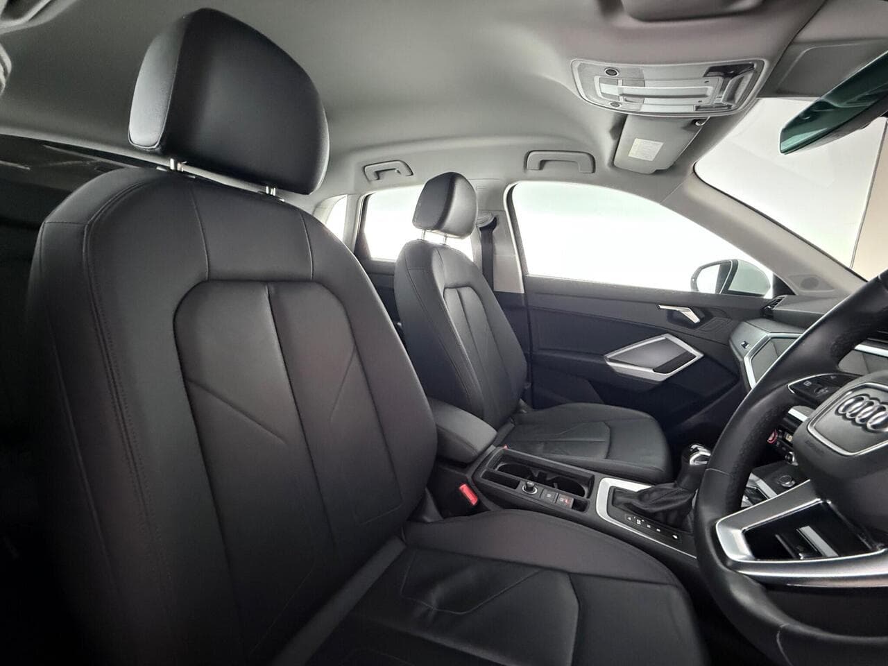 Audi Q3 thumbnail Seat Driver