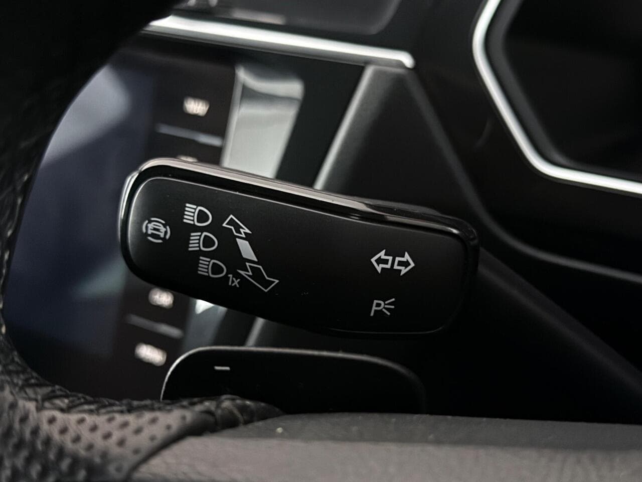 Volkswagen Tiguan thumbnail Misc Controls
