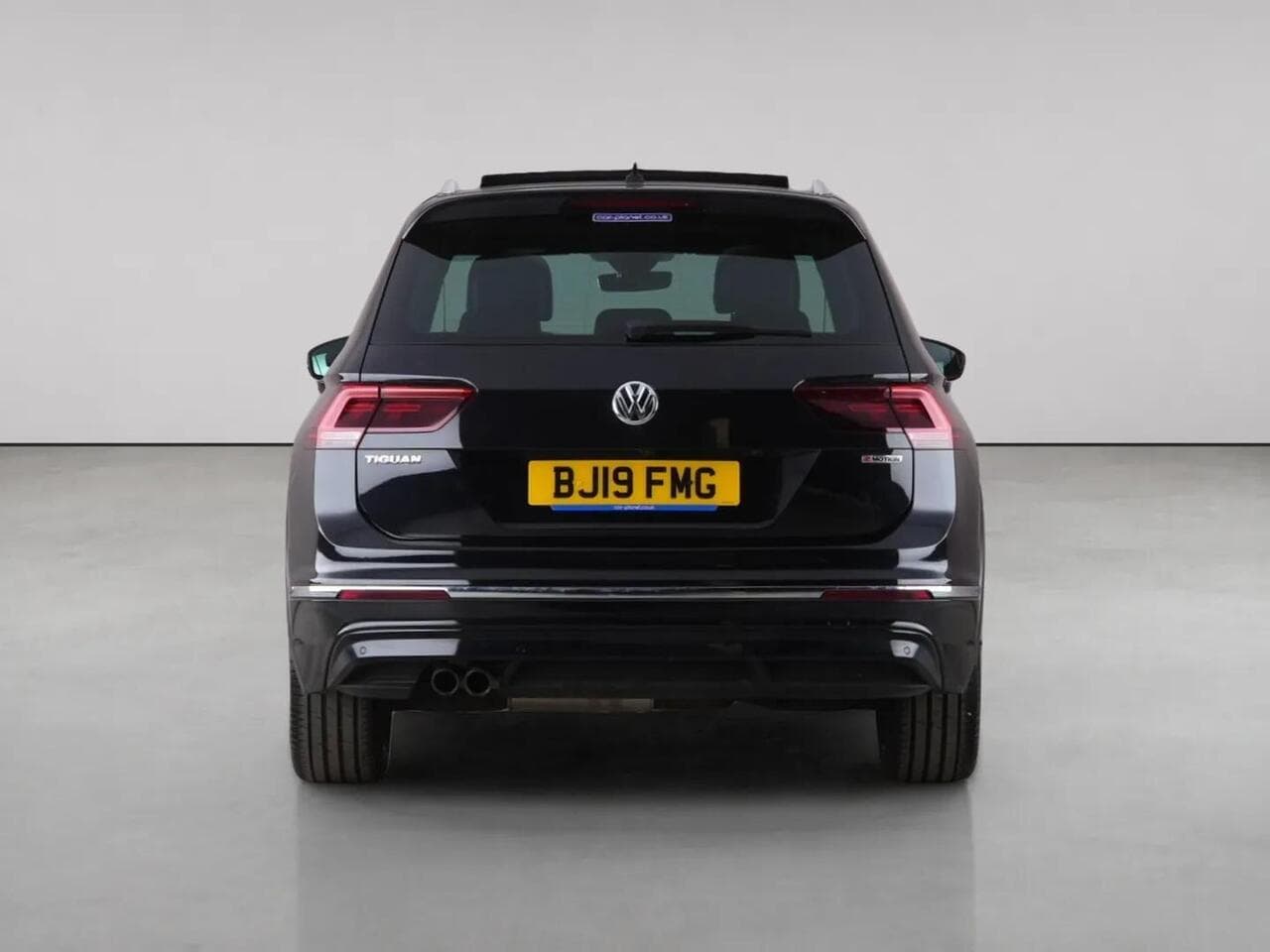 Volkswagen Tiguan thumbnail Rear