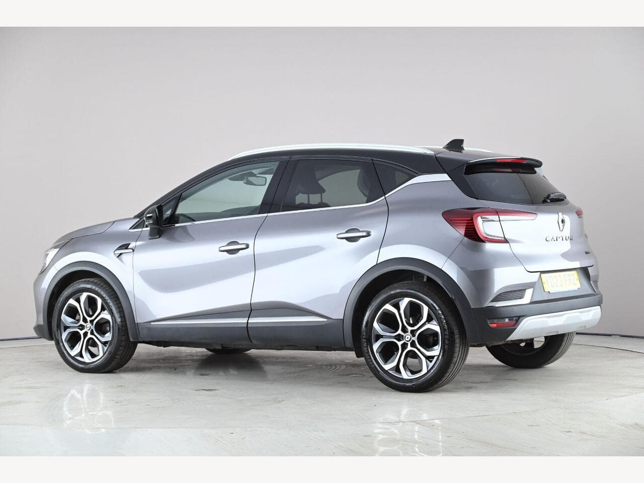 Renault Captur thumbnail Side Left