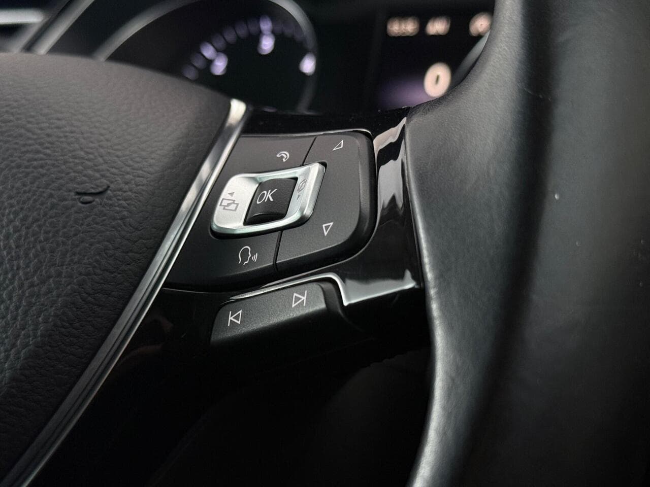 Volkswagen Passat thumbnail Misc Controls