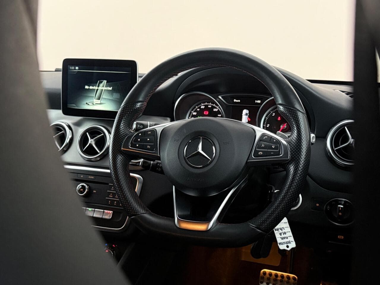 Mercedes-Benz GLA thumbnail Steering Wheel