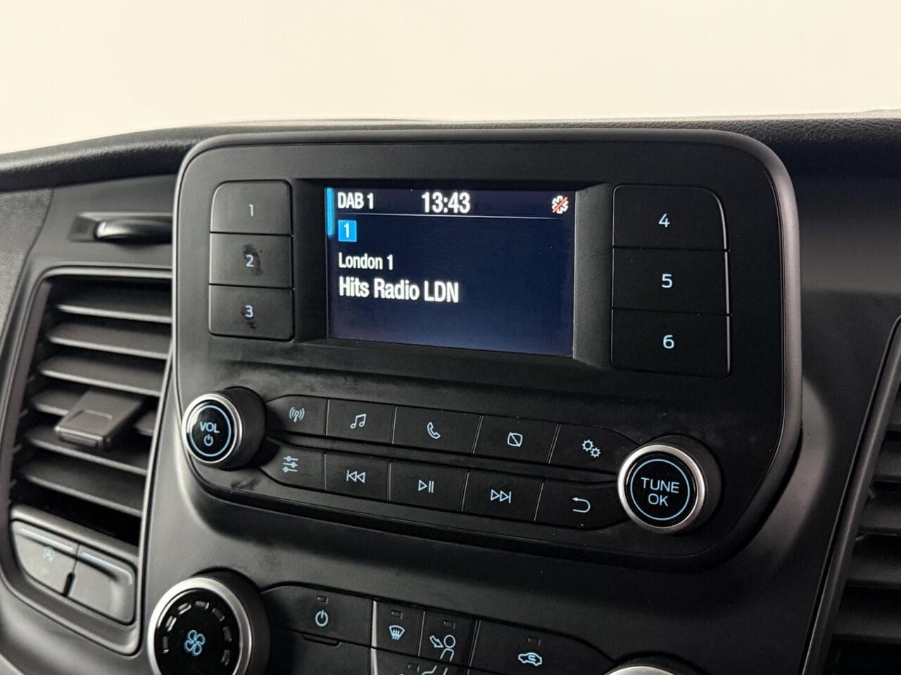 Ford Transit Custom thumbnail Infotainment System