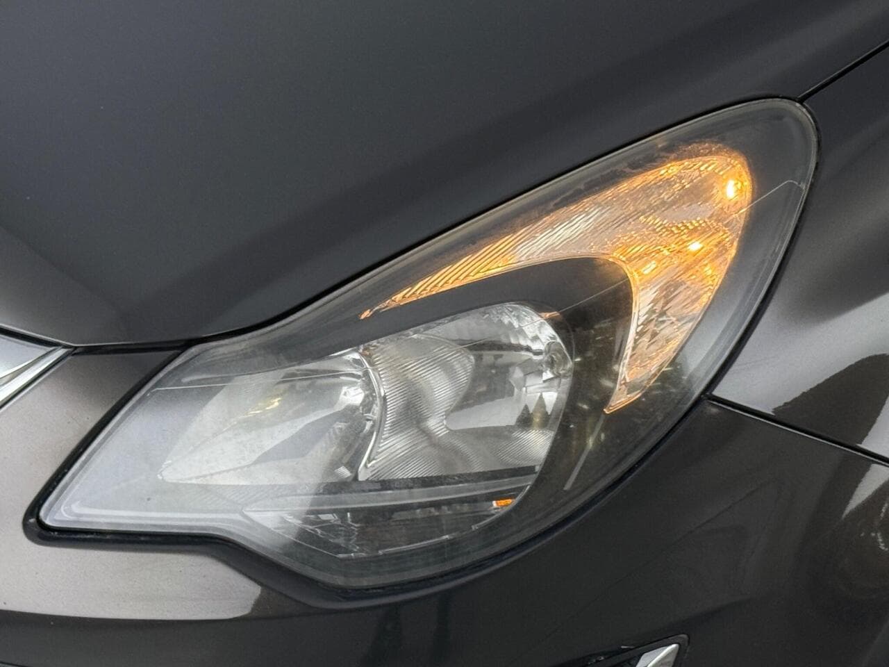 Vauxhall Corsa thumbnail Lights Front