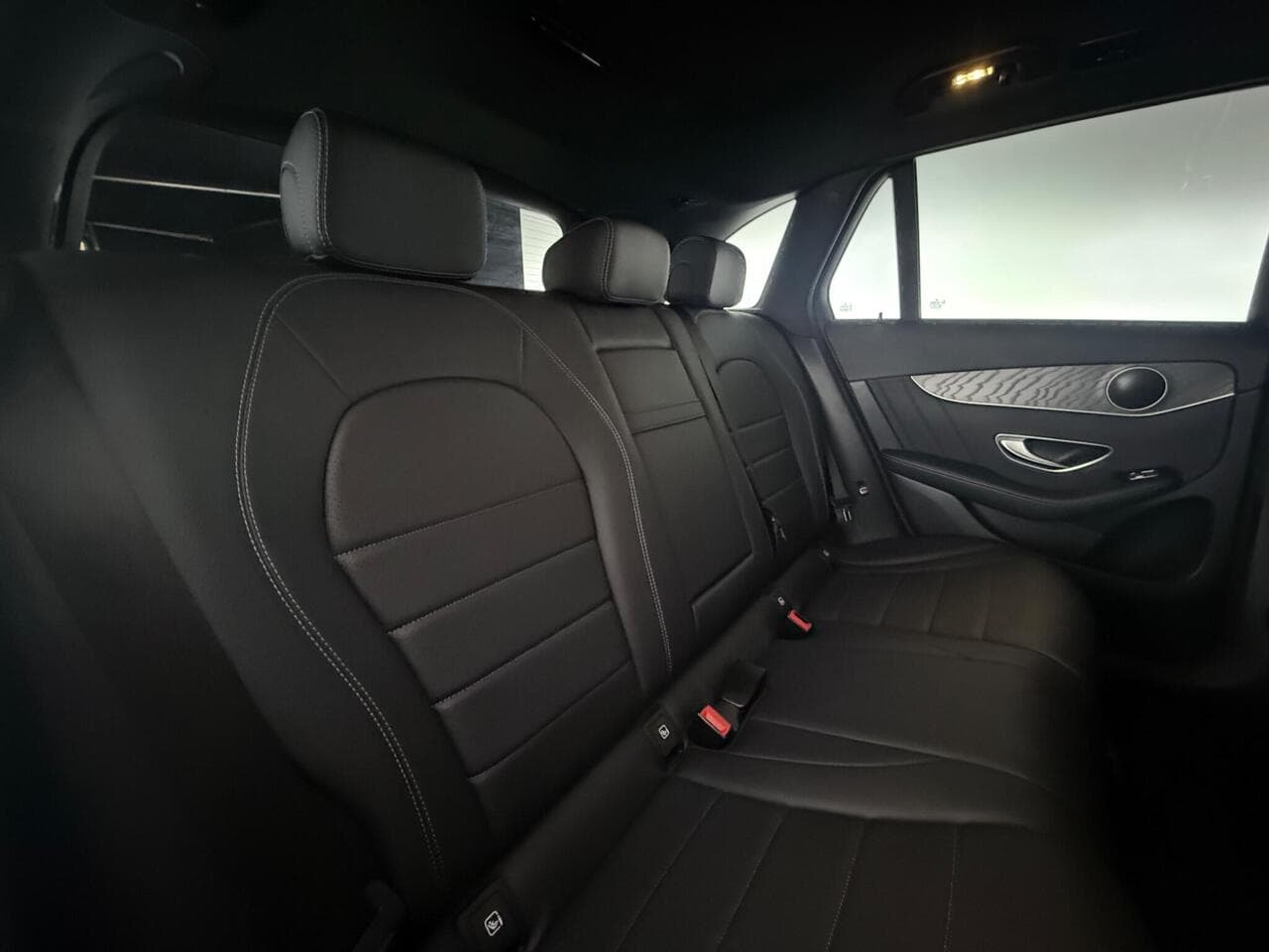 Mercedes-Benz GLC thumbnail Seats Rear