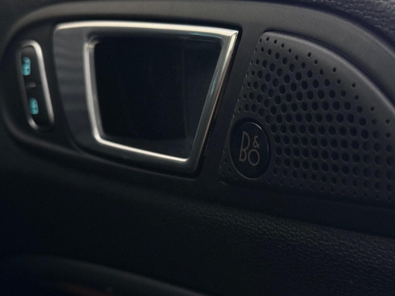 Ford EcoSport thumbnail Misc Controls