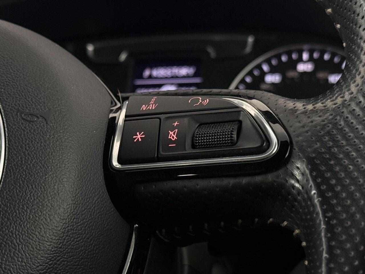 Audi Q3 thumbnail Misc Controls