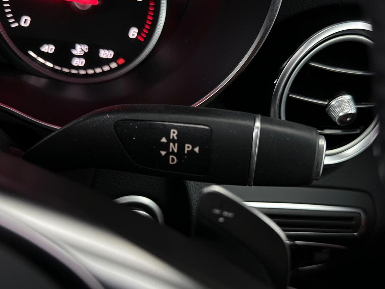 Mercedes-Benz GLC thumbnail Misc Controls