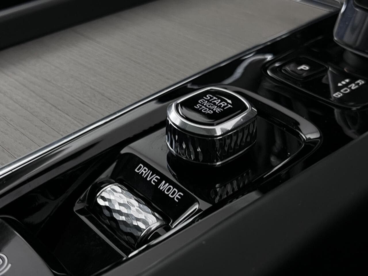 Volvo XC60 thumbnail Misc Controls