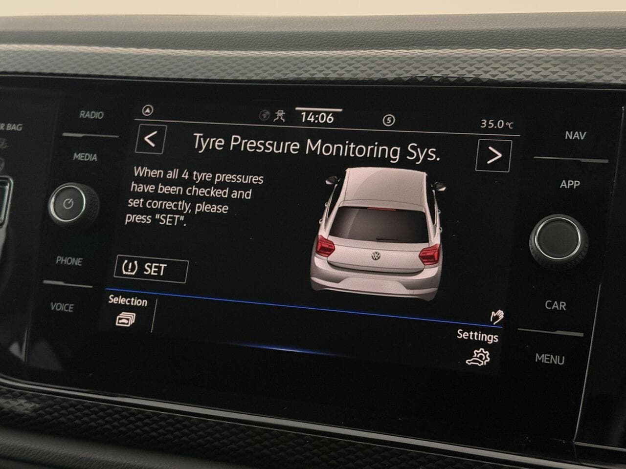 Volkswagen Polo thumbnail Infotainment System