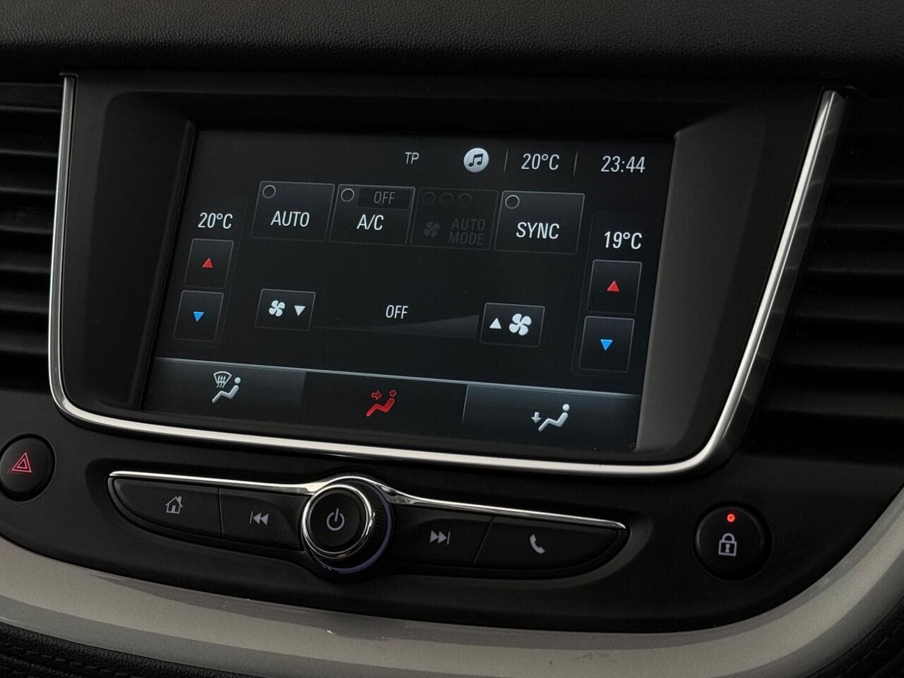 Vauxhall Grandland X thumbnail Infotainment System