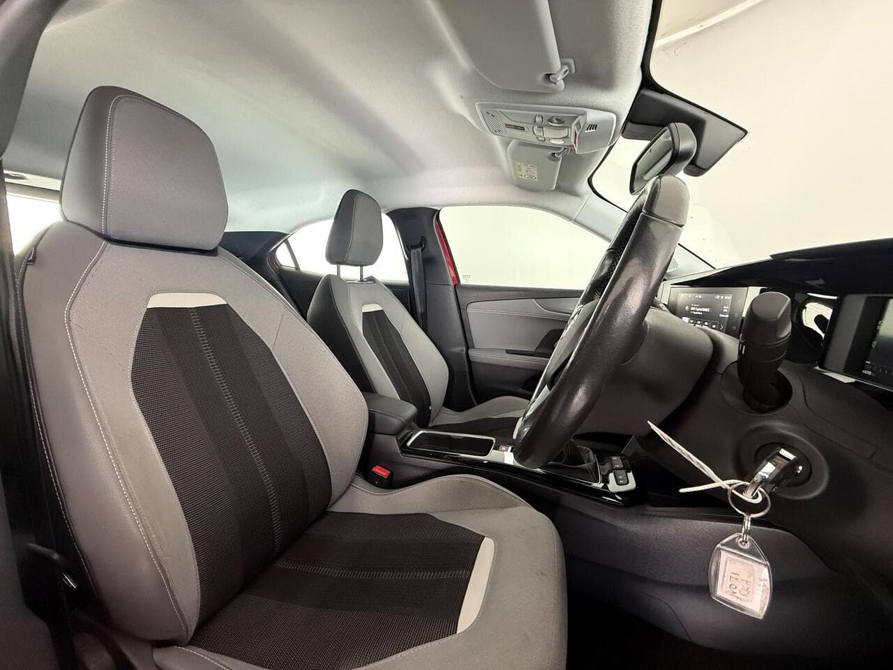 Vauxhall Mokka thumbnail Seat Driver