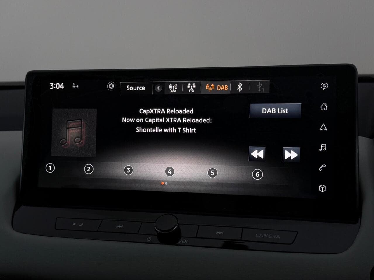 Nissan Qashqai thumbnail Infotainment System