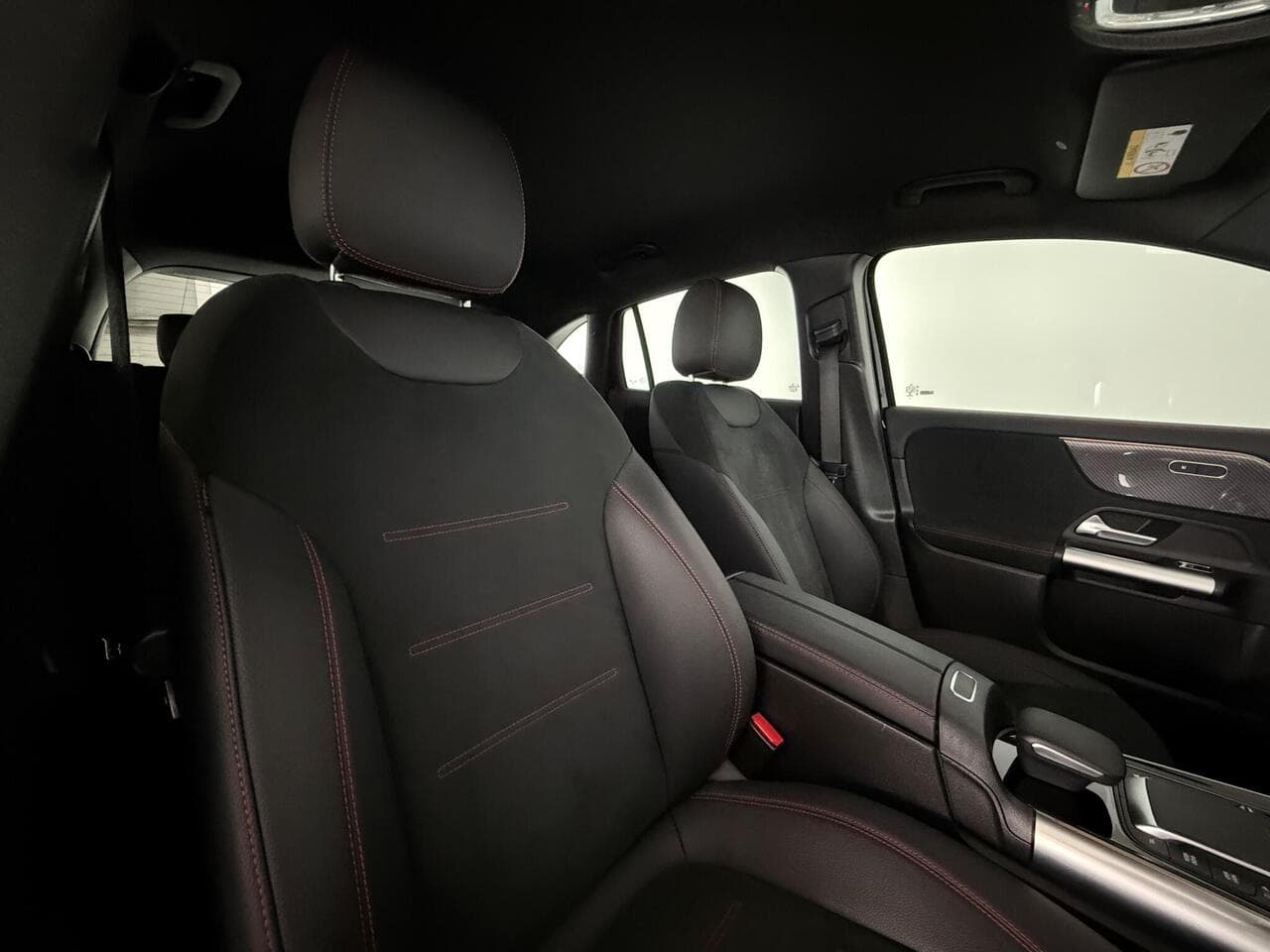 Mercedes-Benz GLA thumbnail Seat Driver