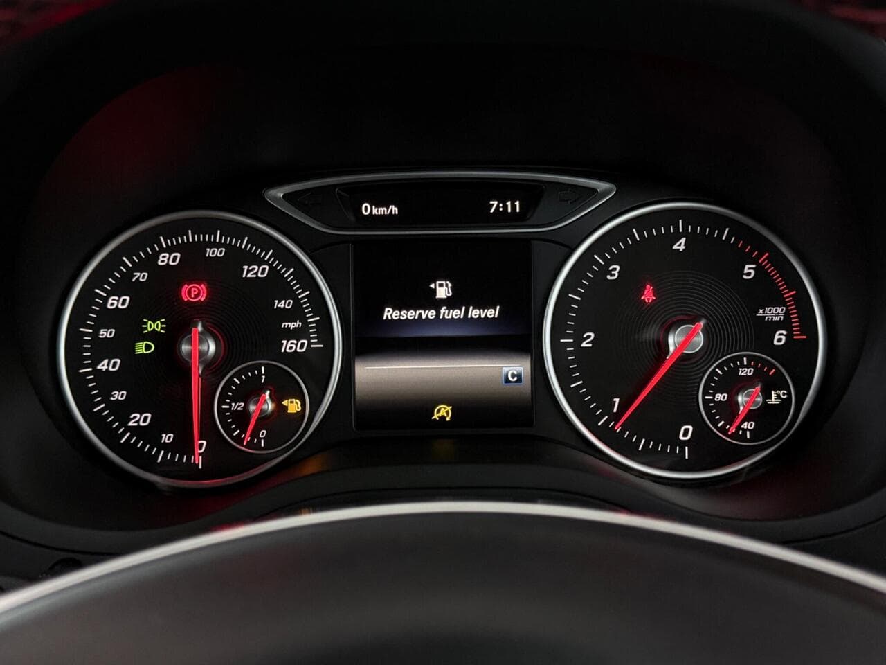 Mercedes-Benz B Class thumbnail Driver Instruments