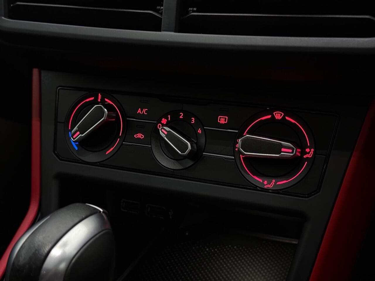 Volkswagen Polo thumbnail Misc Controls