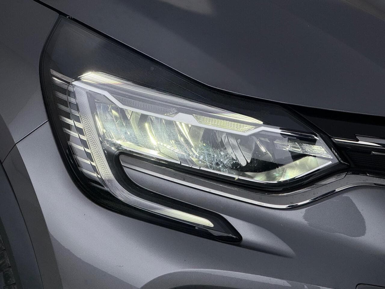 Renault Captur thumbnail Lights Front