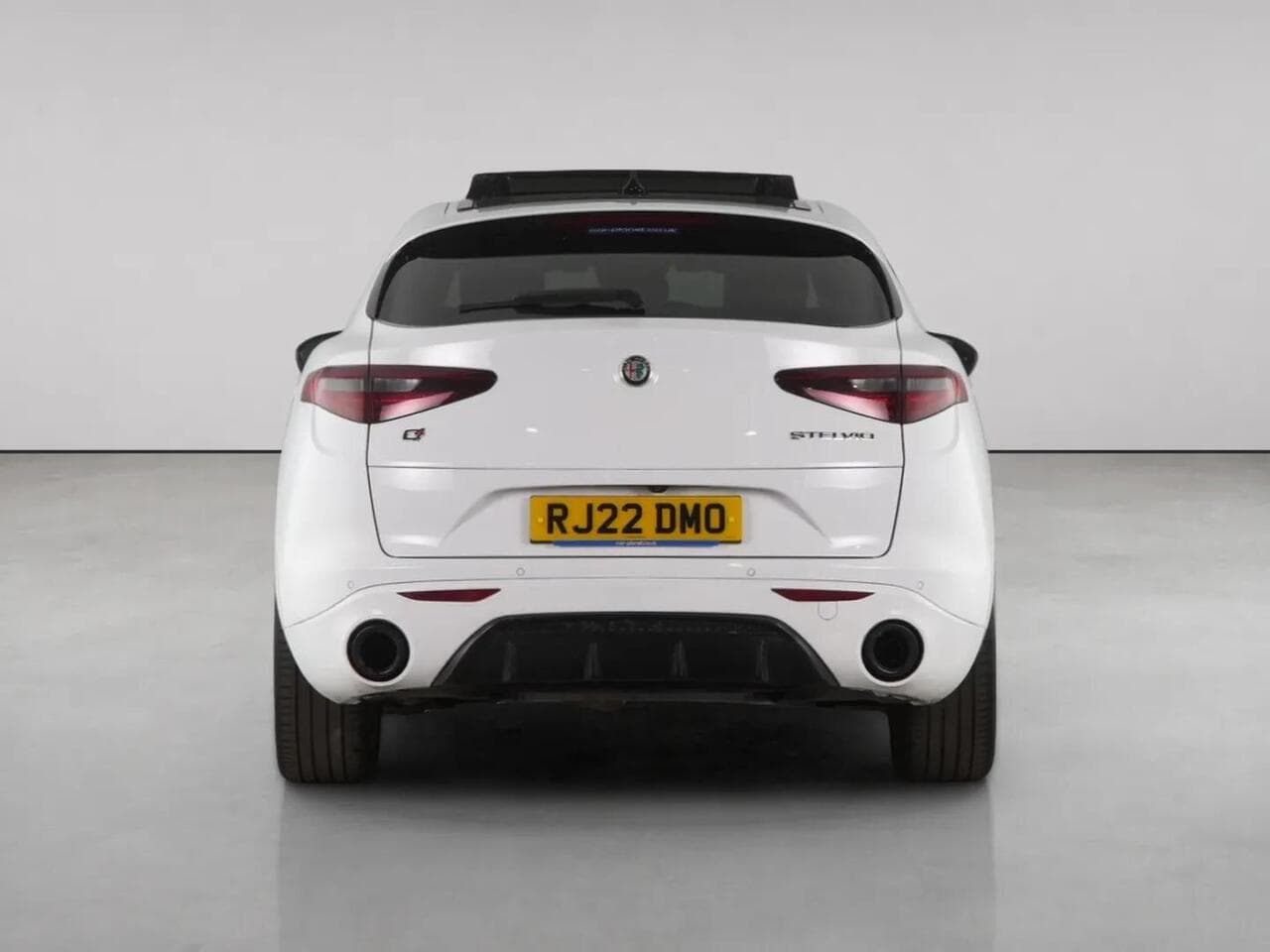 Alfa Romeo Stelvio thumbnail Rear