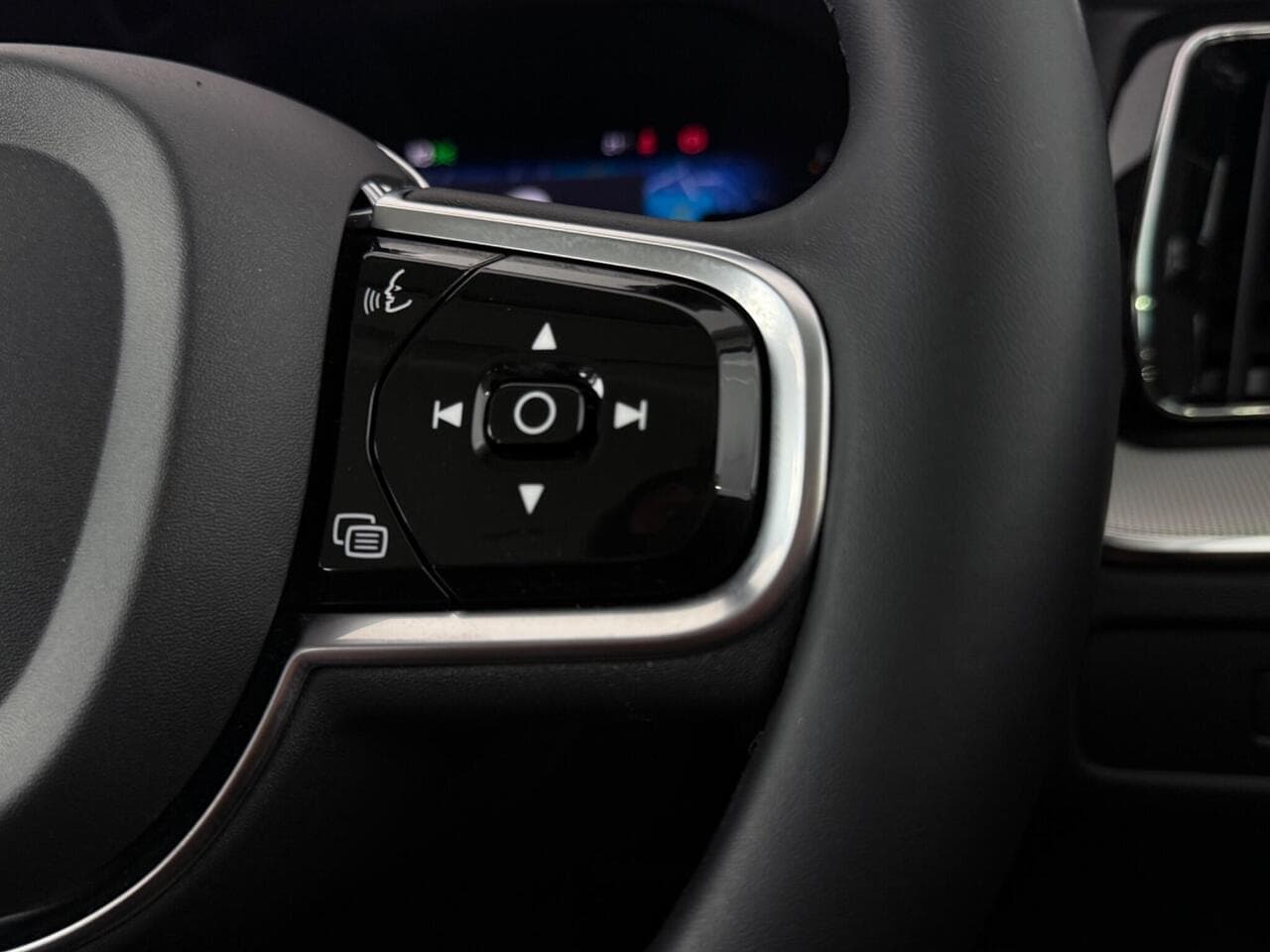 Volvo XC60 thumbnail Misc Controls