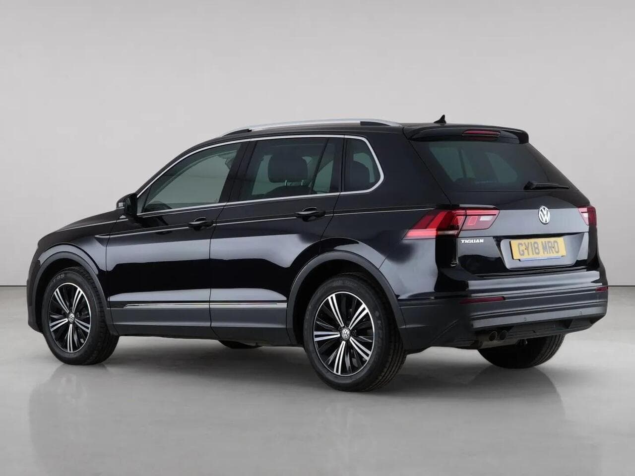 Volkswagen Tiguan thumbnail Rear Left