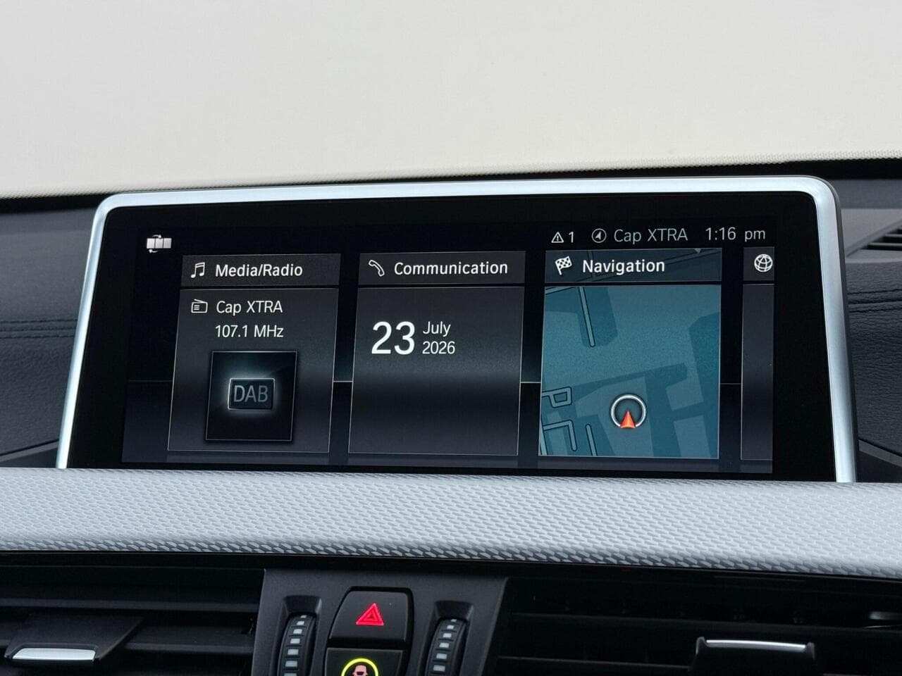 BMW X1 thumbnail Infotainment System