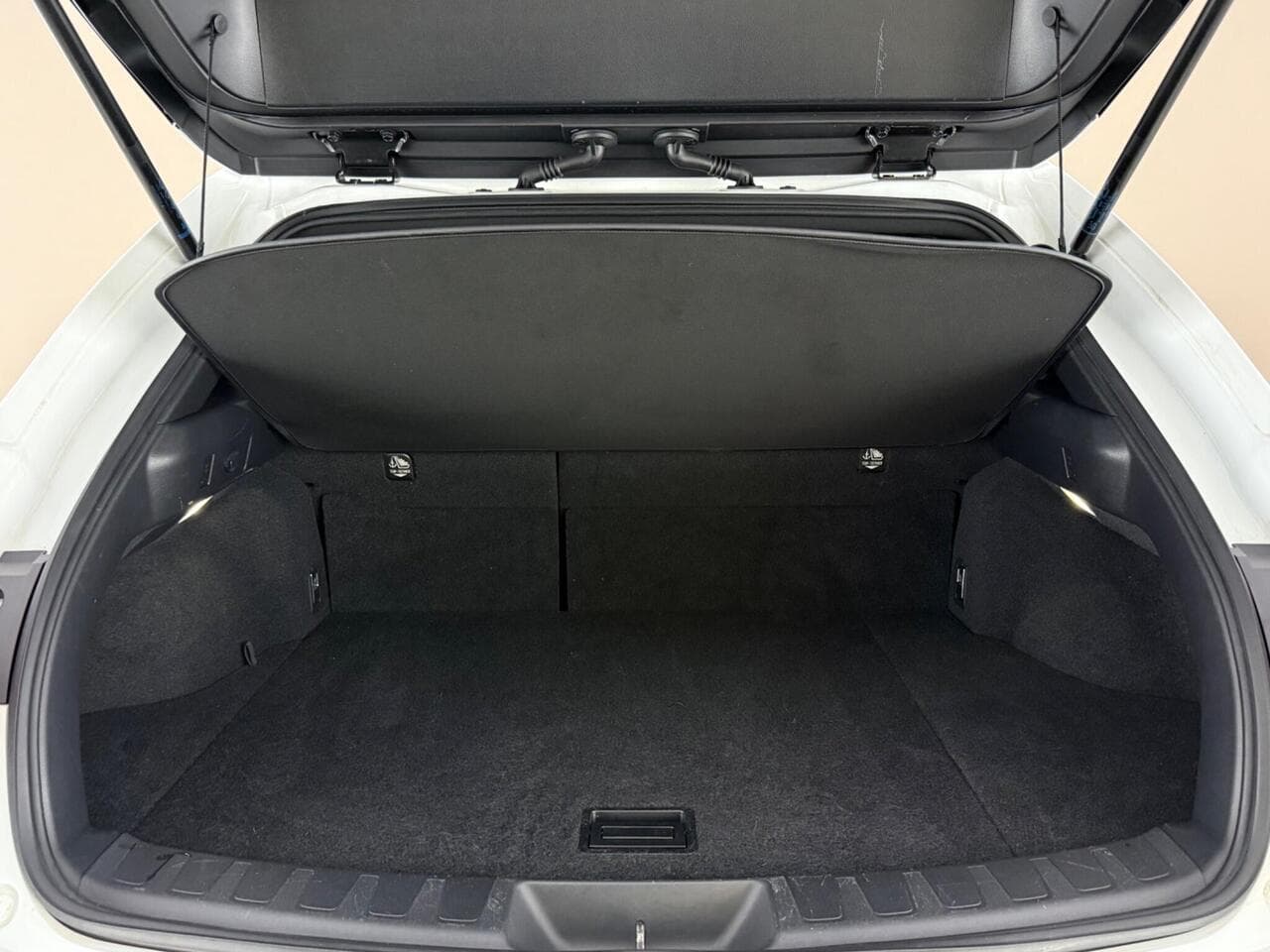 Lexus UX thumbnail Boot