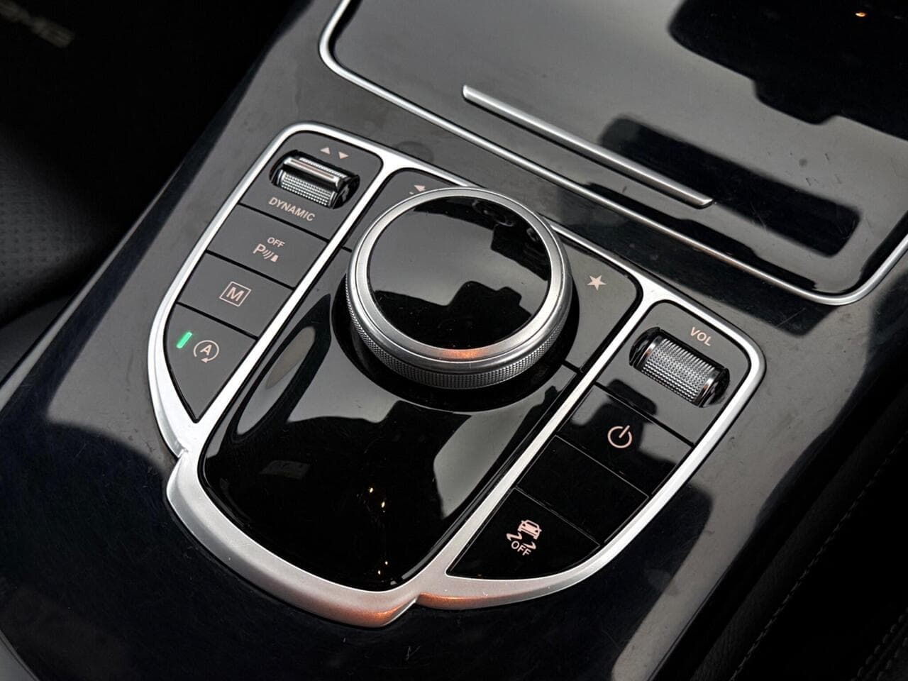 Mercedes-Benz GLC thumbnail Misc Controls