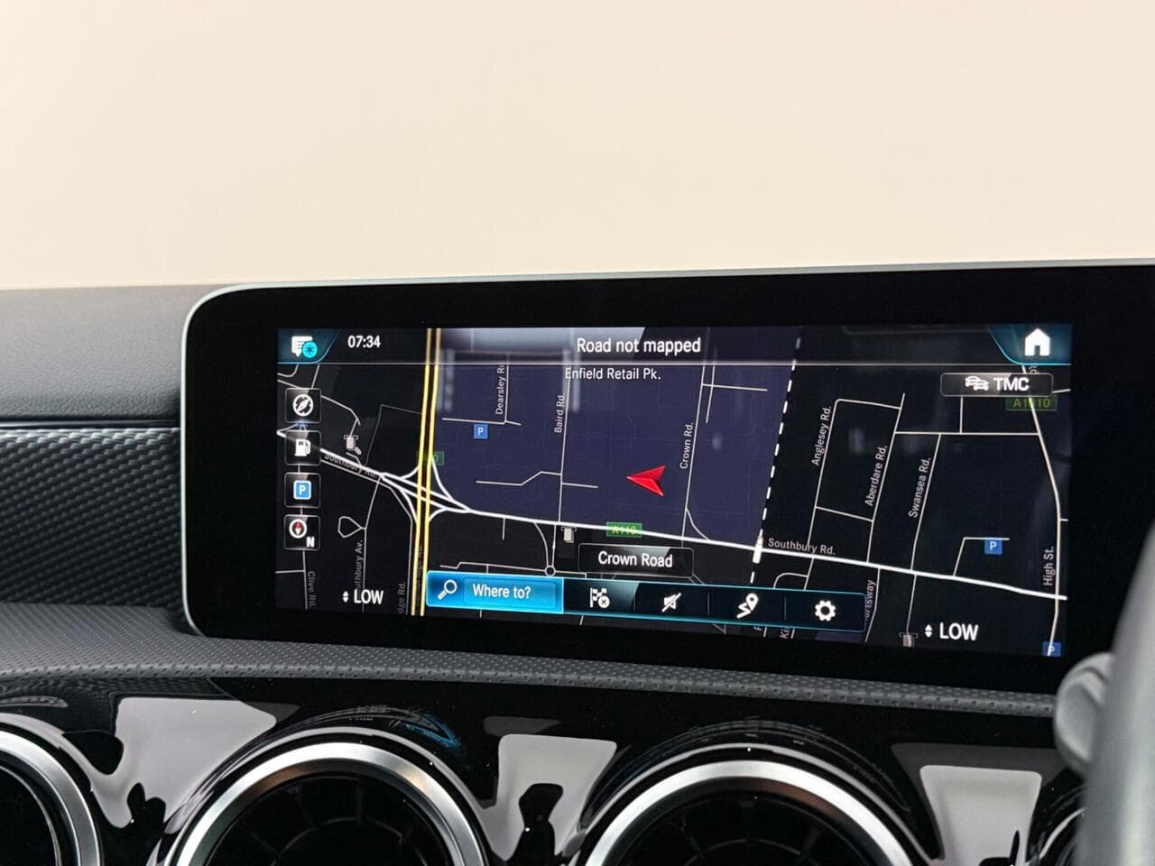 Mercedes-Benz A Class thumbnail Infotainment System