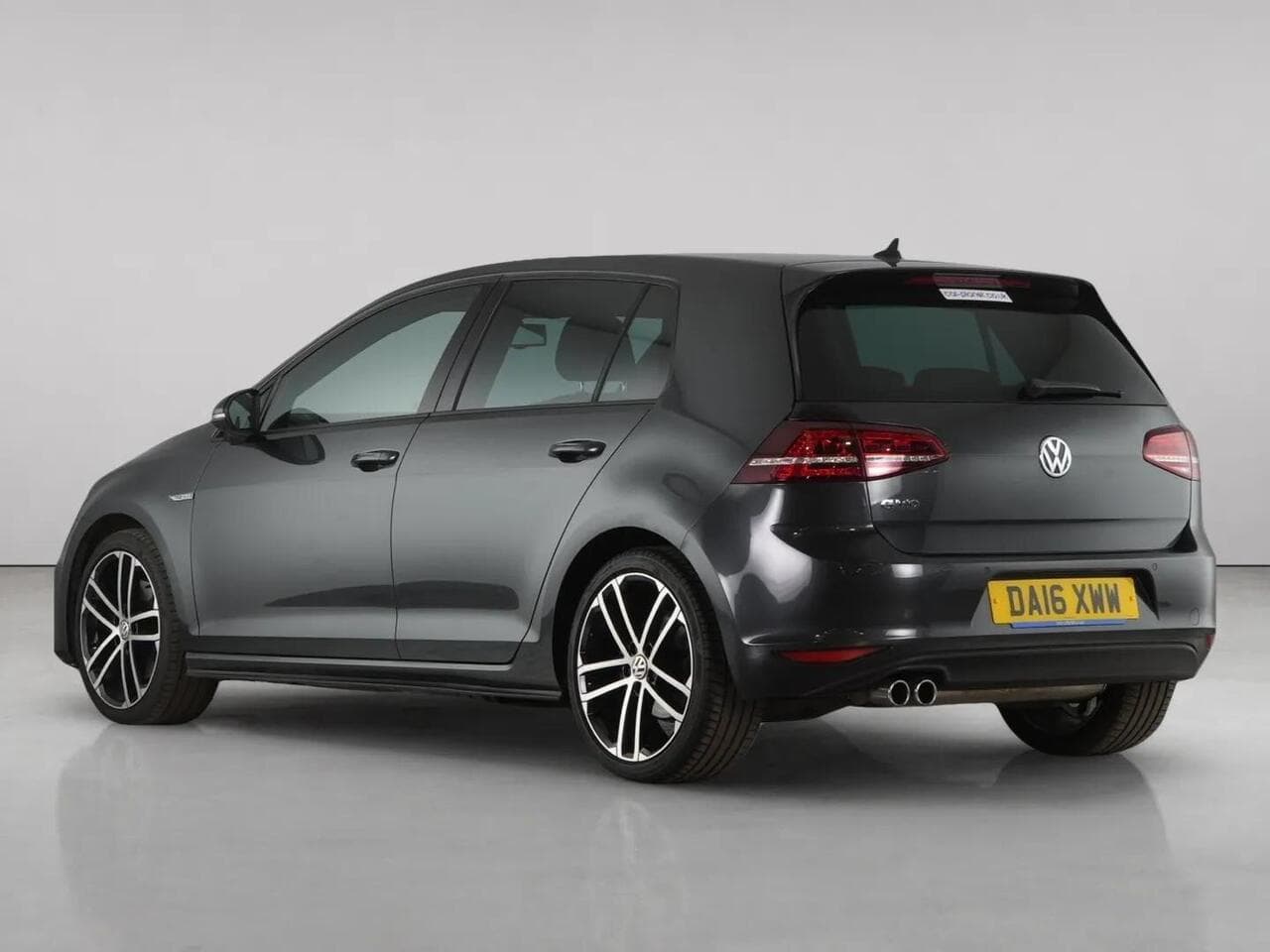Volkswagen Golf thumbnail Rear Left